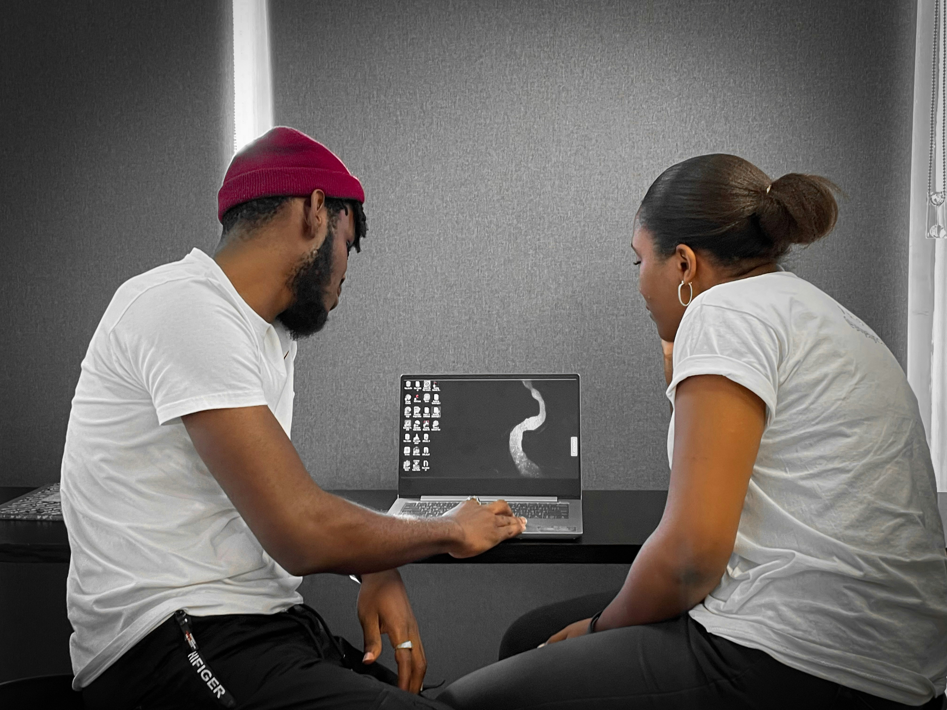Nadjé GUEHI animant un atelier cognitif de neuromanagement en Guadeloupe
